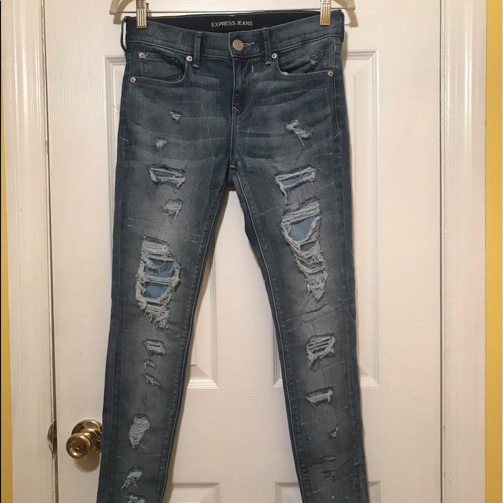 Express distressed leggings 👖💖✅